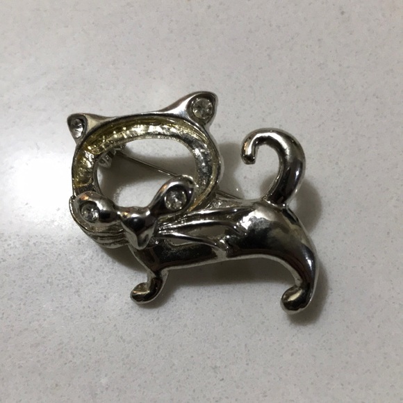 Jewelry - Cat pin